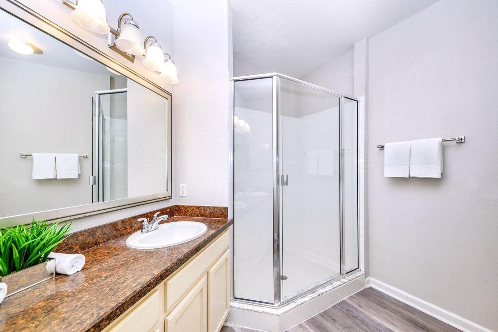 Bright & Modern 2Br Condo With Pool & Hot Tub, Near Disney! Orlando Kültér fotó