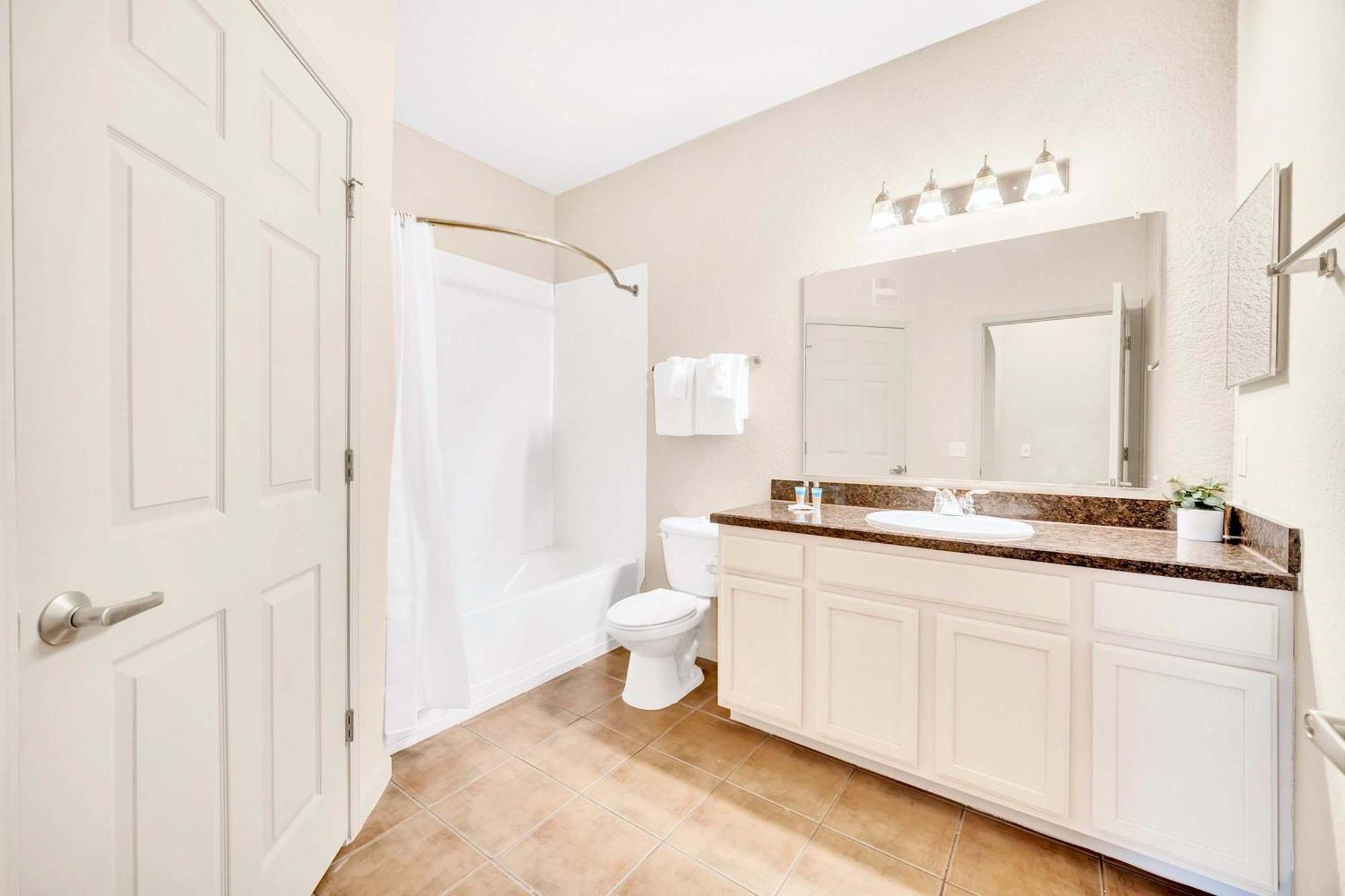 Bright & Modern 2Br Condo With Pool & Hot Tub, Near Disney! Orlando Kültér fotó